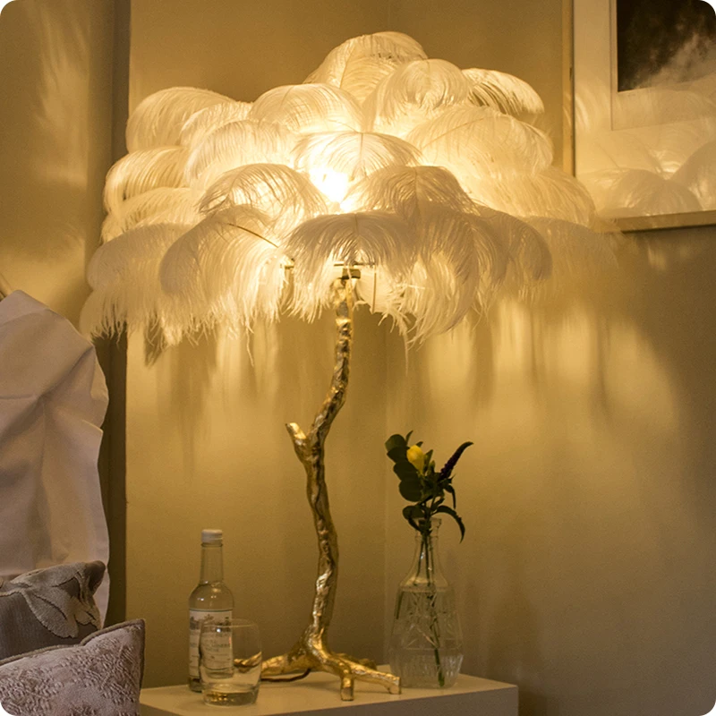  Современный роскошный светодиодный напольный светильник из страусиных перьев Медная смола Северные напольные светильники для гостиной Диван рядом с украшением Стоячая лампа - 5