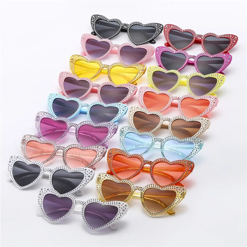 Винтажные солнцезащитные очки с бриллиантовым сердцем Солнцезащитные очки в форме сердца Сияющие солнцезащитные очки Женские ретро прохладные очки для вечеринок UV400 Защита - 1