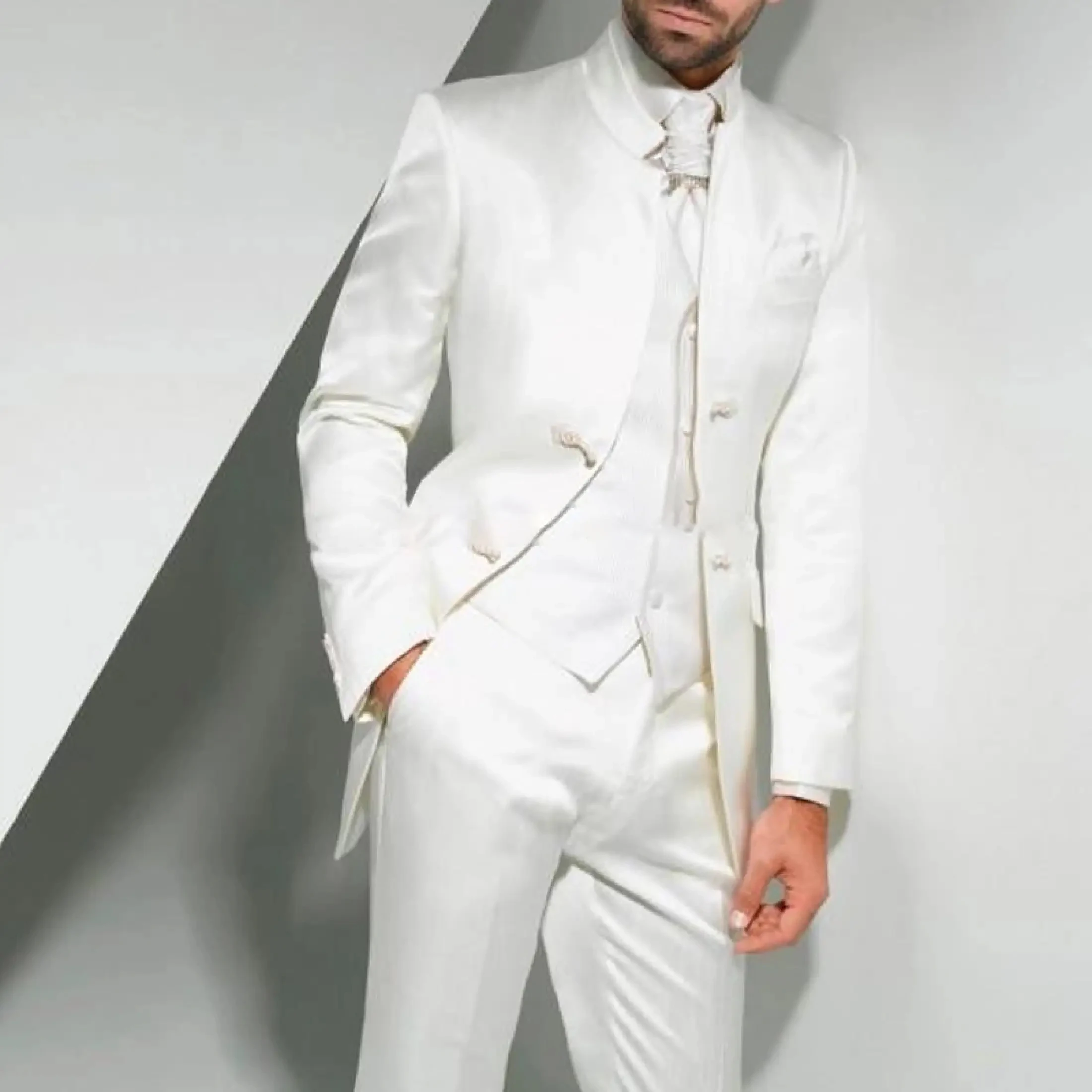 белый Свадебная одежда Мужские костюмы Блейзер Terno Hombres Однобортная стойка Лацкан Атлас Куртка из трех частей Брюки Жилет на заказ - 0