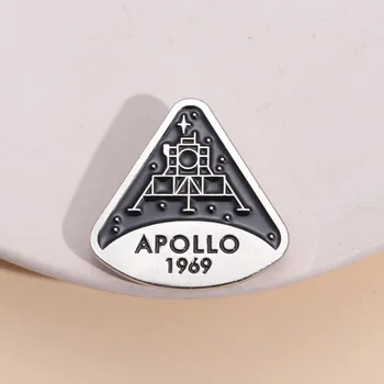 Trend Apollo успешно приземлился на Луну Брошь Универсальные Сумки Одежда Аксессуары Значки Подарки Для Друзей Горячая Продажа