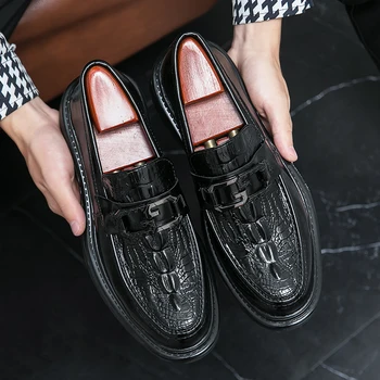 Кожаная обувь для мужчин, зимняя новая мужская деловая обувь, слипоны на мягкой подошве, черный принт из кожи аллигатора