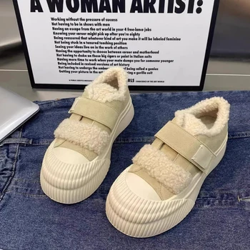 Маленькая белая обувь 2023 Модные женские сабо Лоферы на платформе Мех Круглый носок Неглубокий рот Повседневные женские кроссовки Modis Creepers